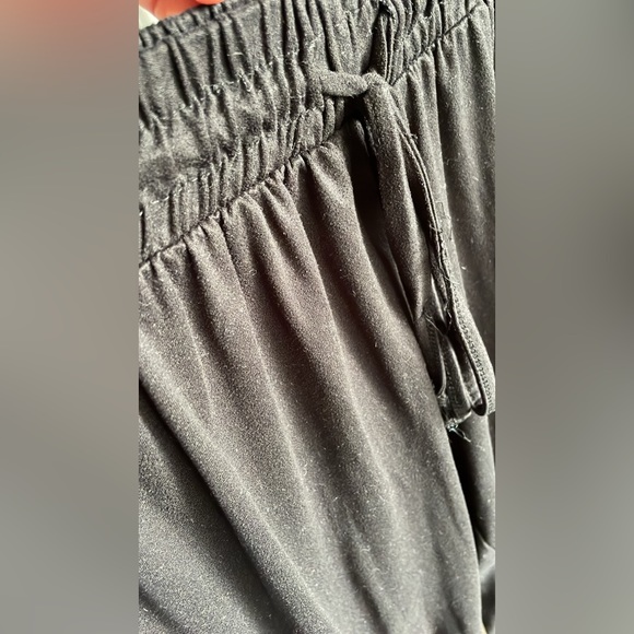 Hot Kiss Joggers - Picture 3 of 4